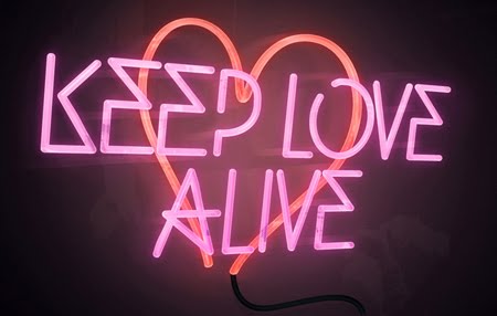 Keep-Love-Alive-neon-small.jpg