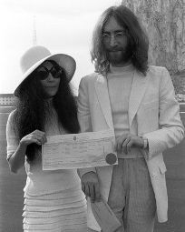 Yoko Ono Lennon – WOMAN of ACTION